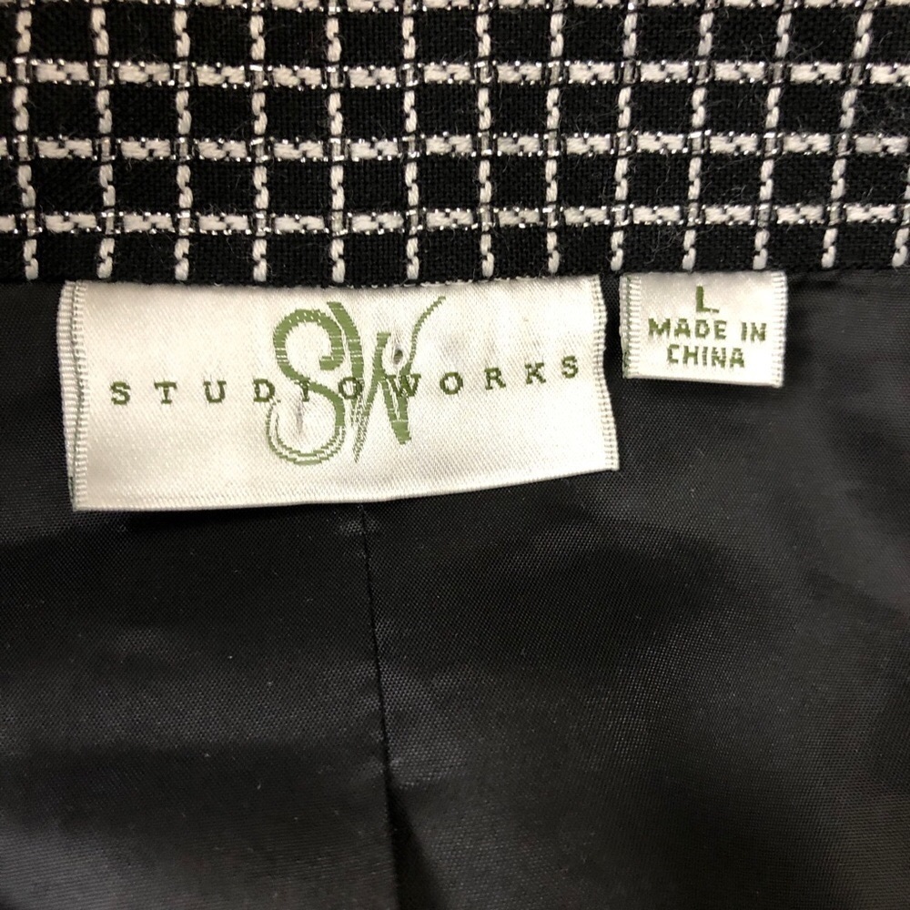 Studio WORKS Black, White & Silver Bell Sleeve Button Front Blazer - Size Large - Picture 4 of 6
